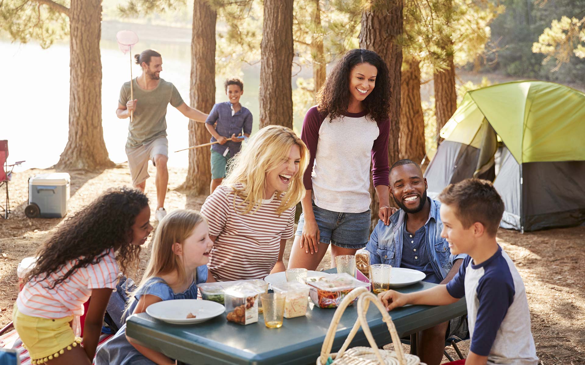 Can we use dry ice to keep food cold during summer camping? : r/camping